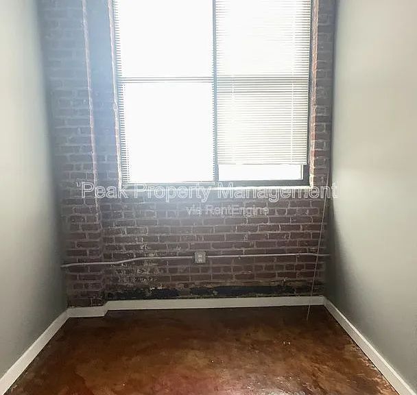1510 W Broad St — Photo 23