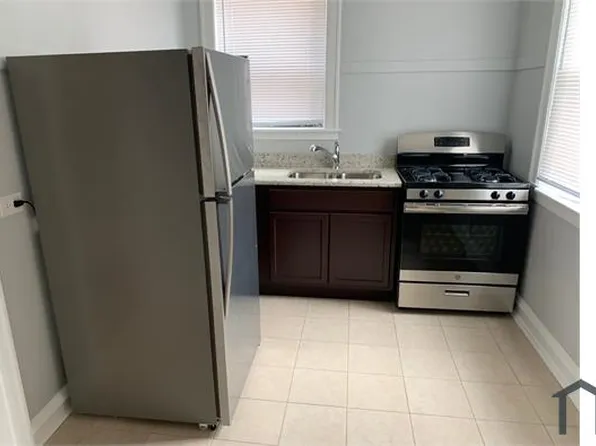 7204 S Bennett Ave #3, Chicago, IL 60649