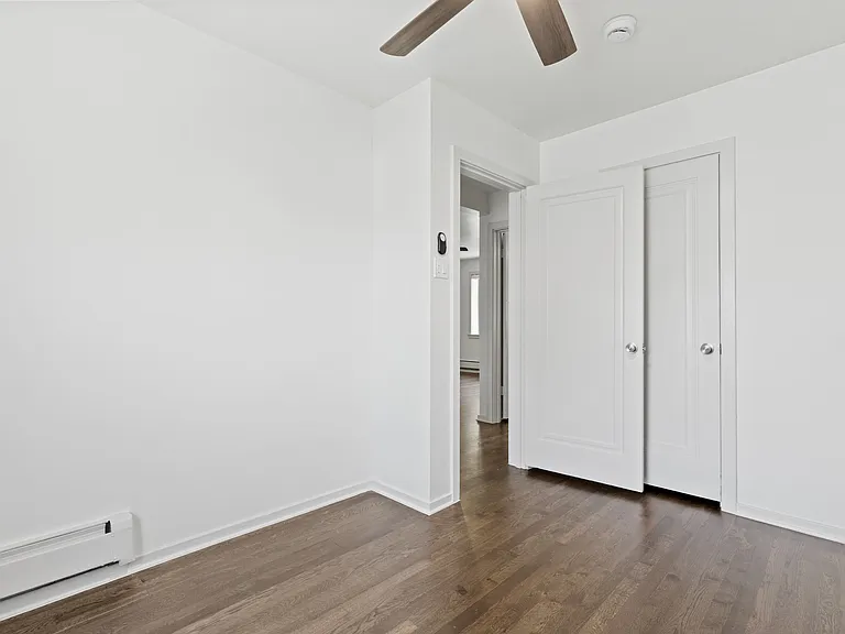 Clermont Apartments — Photo 36