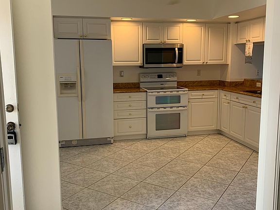 4th image of 6495 Shoreline Dr APT 8504