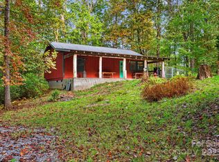 206 Willow Ln, Rosman, NC 28772