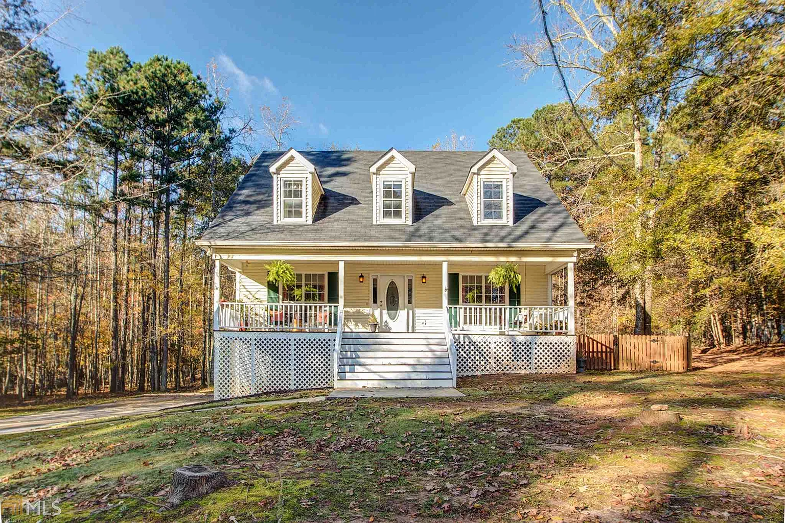 190 Angela Dr photo 1