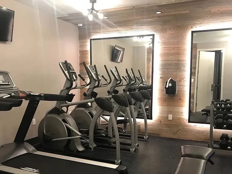 310 Graham Ave #5D — Photo 8