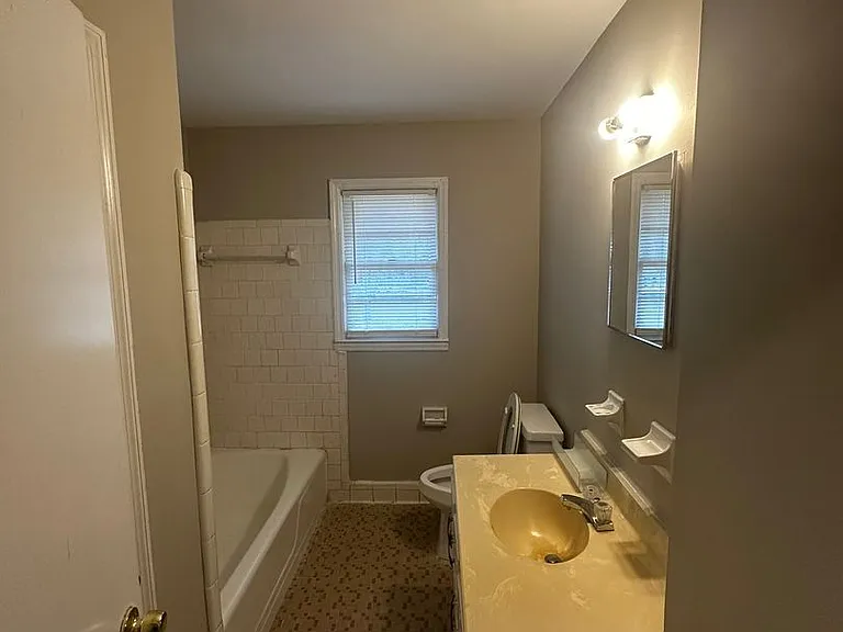 825 Woodlawn Dr — Photo 8