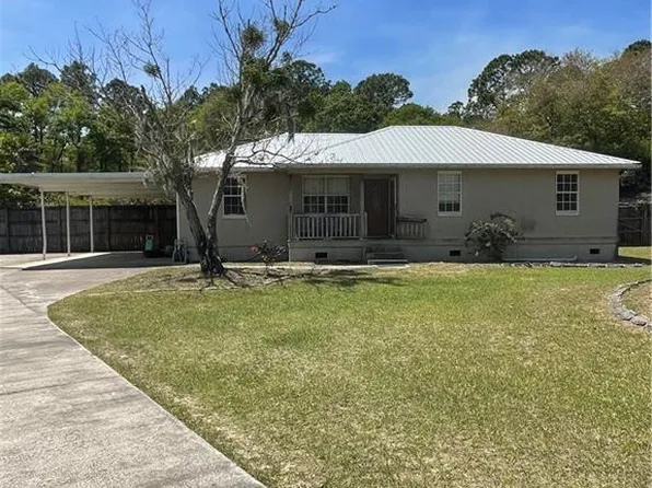 1091 Tarpon Dr SE, Darien, GA 31305