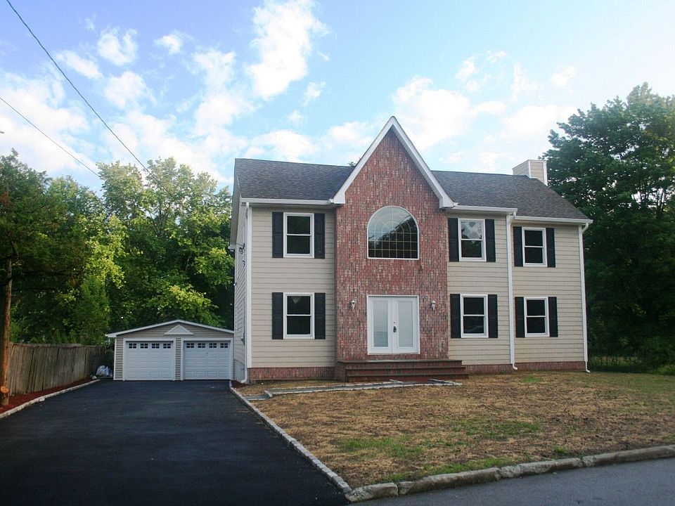 Great Center Hall Colonial