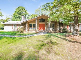 408 Raven Springs Trl, Stone Mountain, GA 30087