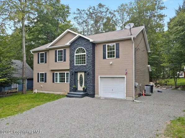 8508 Hillcrest Dr, Tobyhanna, PA 18466