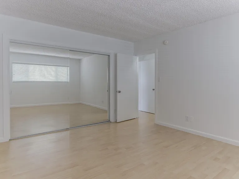 11818 Darlington Ave — Photo 6