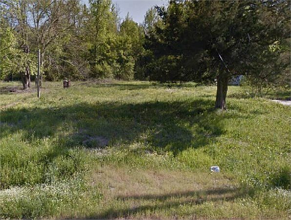 1st image of 610 E 25th Ave