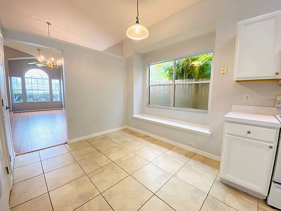 4th image of 233 Lexingdale Dr