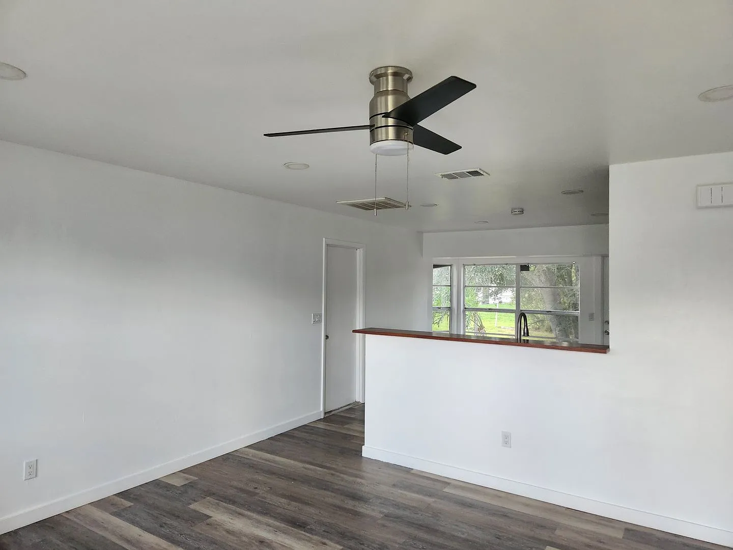 Cozy 2br 2ba House In Buckingham Area Recently Reduced! — Photo 2