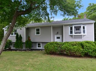 60 Mayflower Ln, Wareham, MA 02571