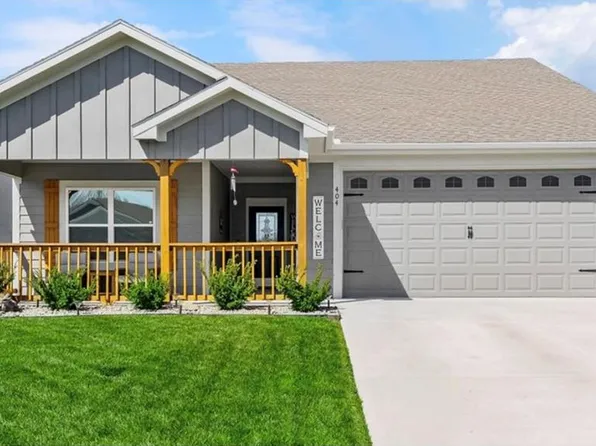 404 NE Chestnut Ct, Oak Grove, MO 64075