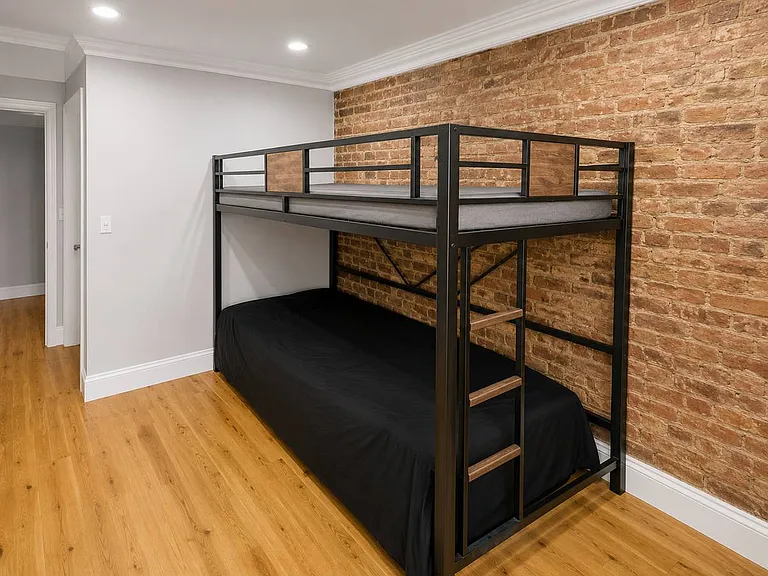 1099 Jefferson Ave #3 — Photo 10