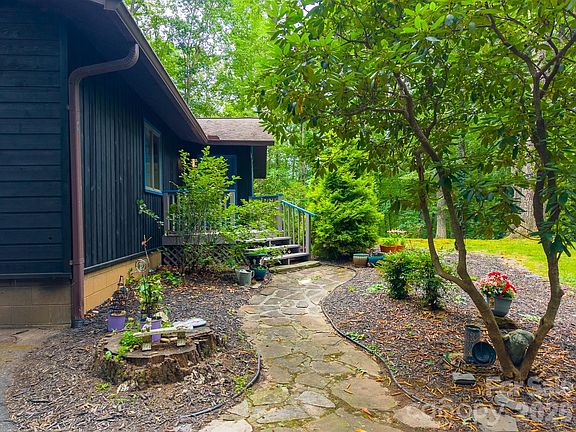 3rd image of 278 Crocus Ln