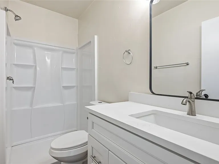 2103 N 10th Ave — Photo 14