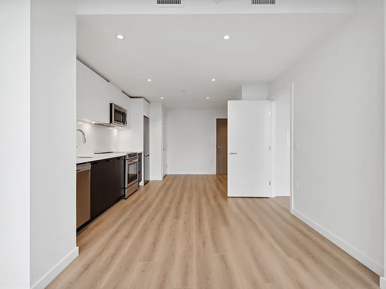 150 Braid St — Photo 29