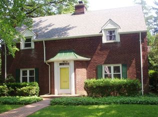 24 Huntington Rd, Garden City, NY 11530