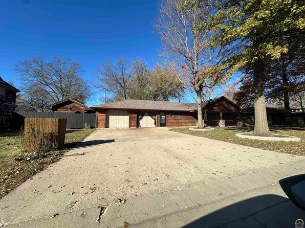 315 Nebraska Ave, Holton, KS 66436