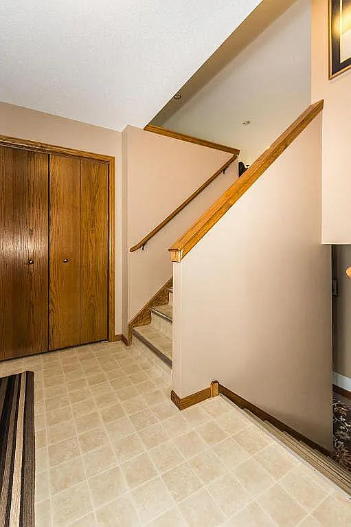 4 bed, $2,800 — Photo 1
