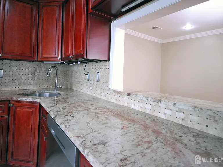 96 Brewster Cir — Photo 13