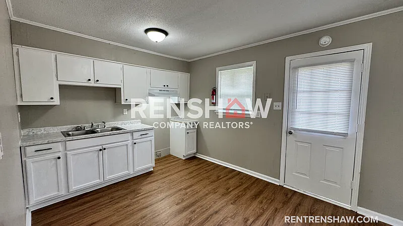 3 bed, 1.0 bath, $1,195 — Photo 4