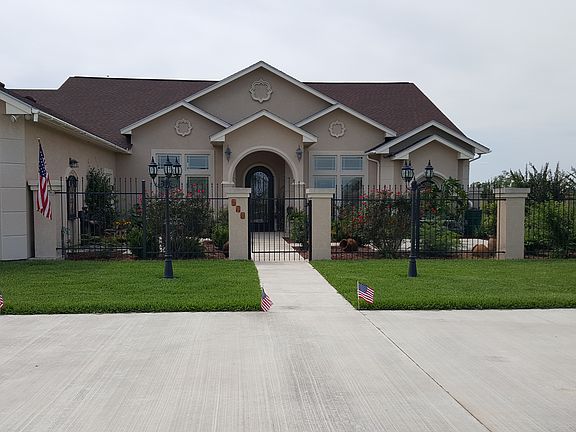 Front/Fenced Patios