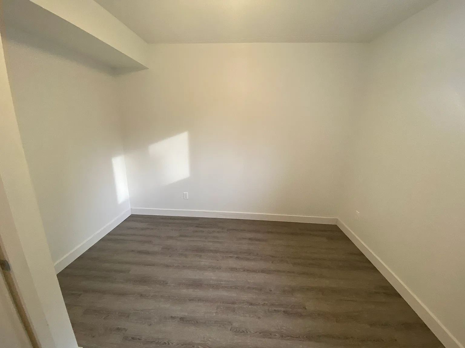 Basement Unit C 1018 Maitland Avenue — Photo 2