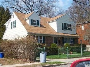 61 Linwood Rd N, Port Washington, NY 11050