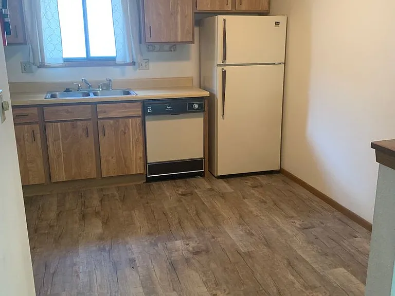 939 Boston Way — Photo 3