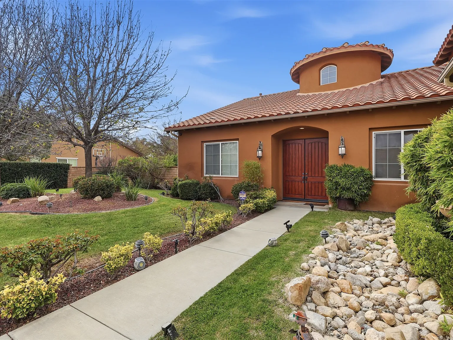 6 bed, 4482 sqft, $9,000 — Photo 3