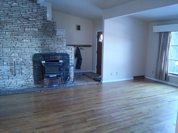 MAIN FLOOR FIREPLACE INSERT