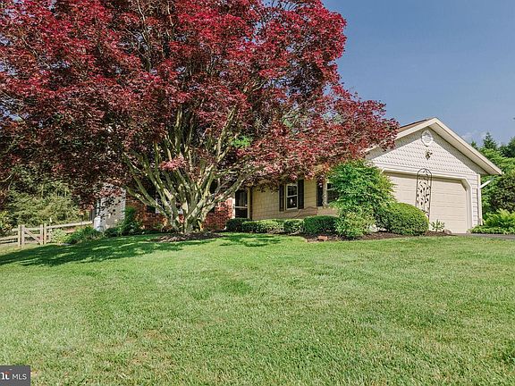 4th image of 1012 Wheatland Dr