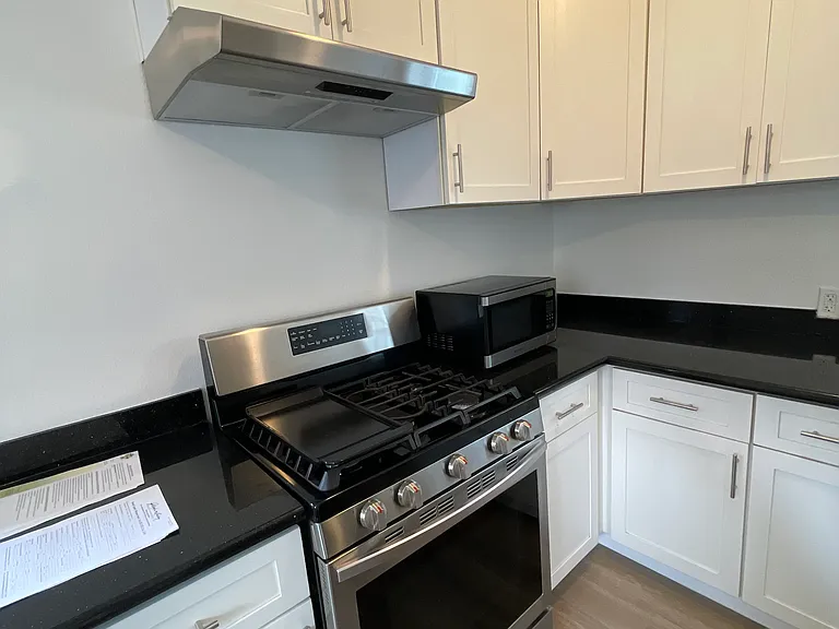 820 Athens Ave #C — Photo 6