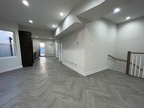 3rd image of 1732 N Whipple St #3