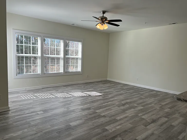 2607 Pennoak Way #K — Photo 6