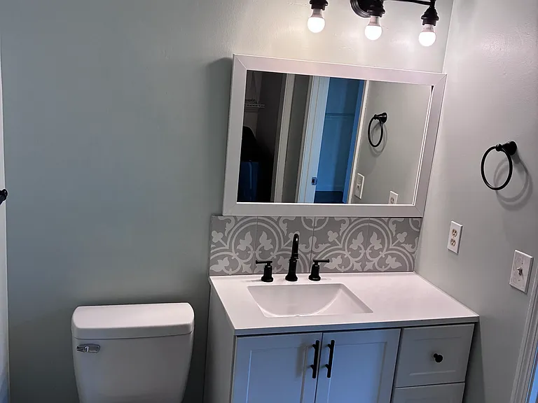 2328 Oakwood St — Photo 13