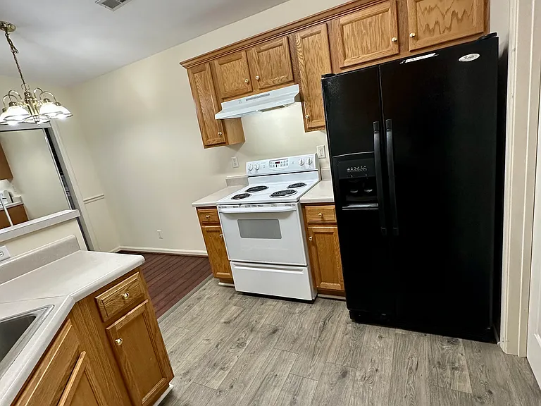 1620 Ridgecrest Dr #B — Photo 14