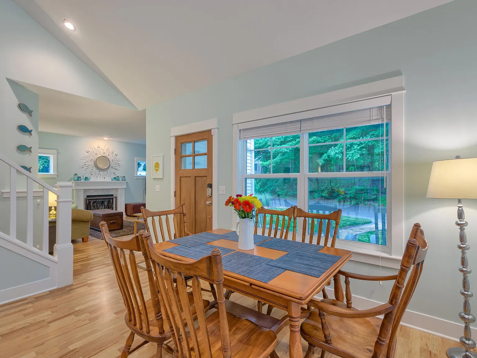 5 bed, 3.5 bath, 2423 sqft, $3,000 — Photo 4