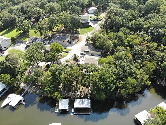 4th image of 211 Private Road 042