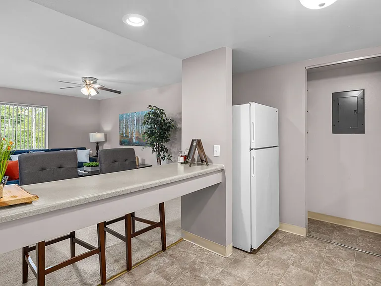 West End Terrace Apartments — Photo 24