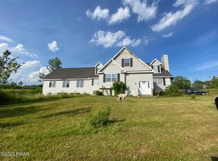 229 Plank Rd, Beach Lake, PA 18405