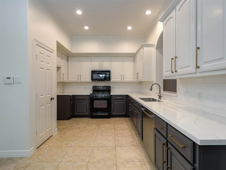 13647 Brookbluff Ln — Photo 21