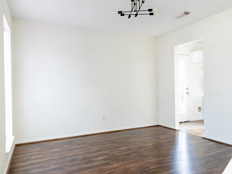 22 Cottage Grove Pl — Photo 7