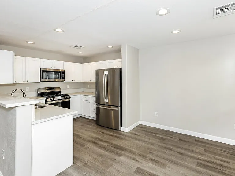 9289 Hainsworth Ave — Photo 5
