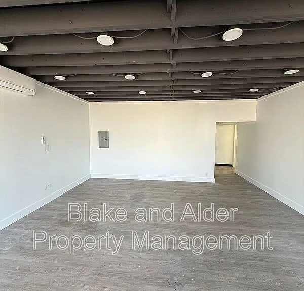3554 NE Sandy Blvd — Photo 6
