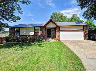 635 S Maywood Dr, Claremore, OK 74017