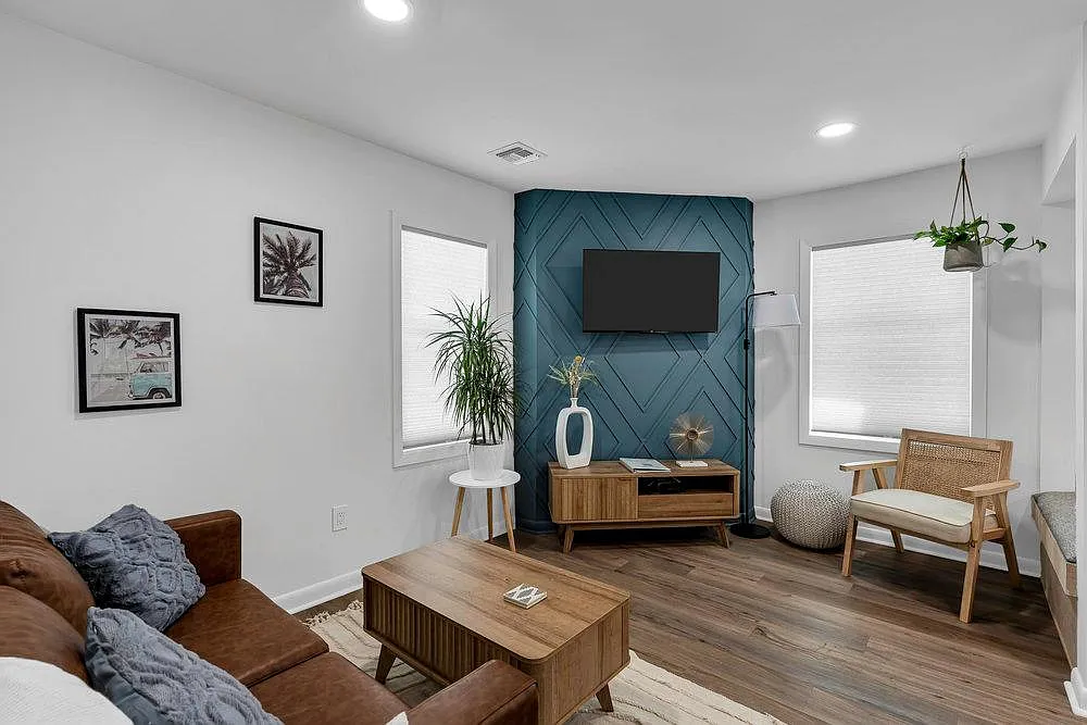 1 bed, $2,200 — Photo 2