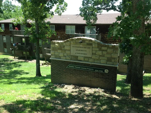 920 Millbrook Dr, Jefferson City, MO